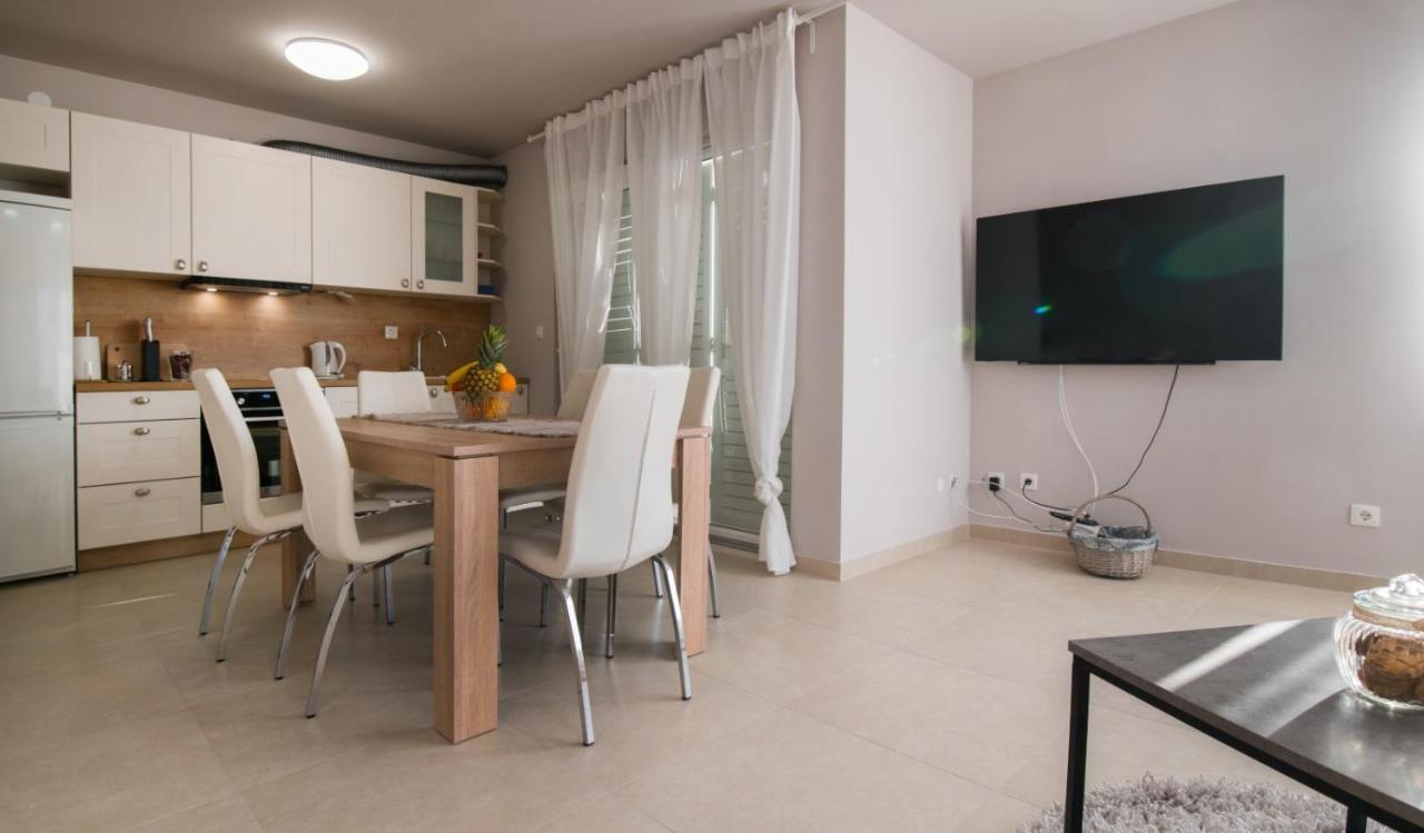 Brand New Aparment With Sea View & Swimming Pool At Ciovo - Villa Fiorentini تروغير المظهر الخارجي الصورة