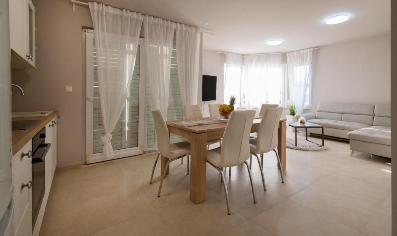 Brand New Aparment With Sea View & Swimming Pool At Ciovo - Villa Fiorentini تروغير المظهر الخارجي الصورة